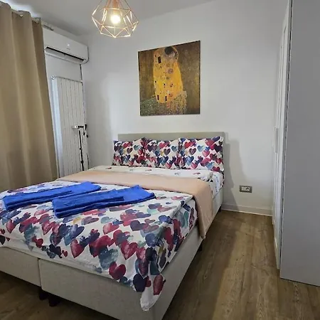 Silver Nest - M&n Appartement Boekarest